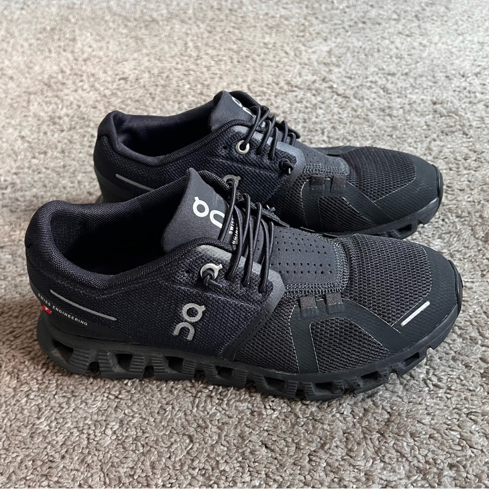 Women’s On Cloud 5 All Black. Next Level Comfort and Lightweight.